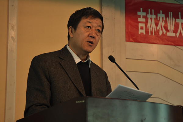 姚秋杰在“科技创新与社会服务年”活动总结表彰大会上讲话