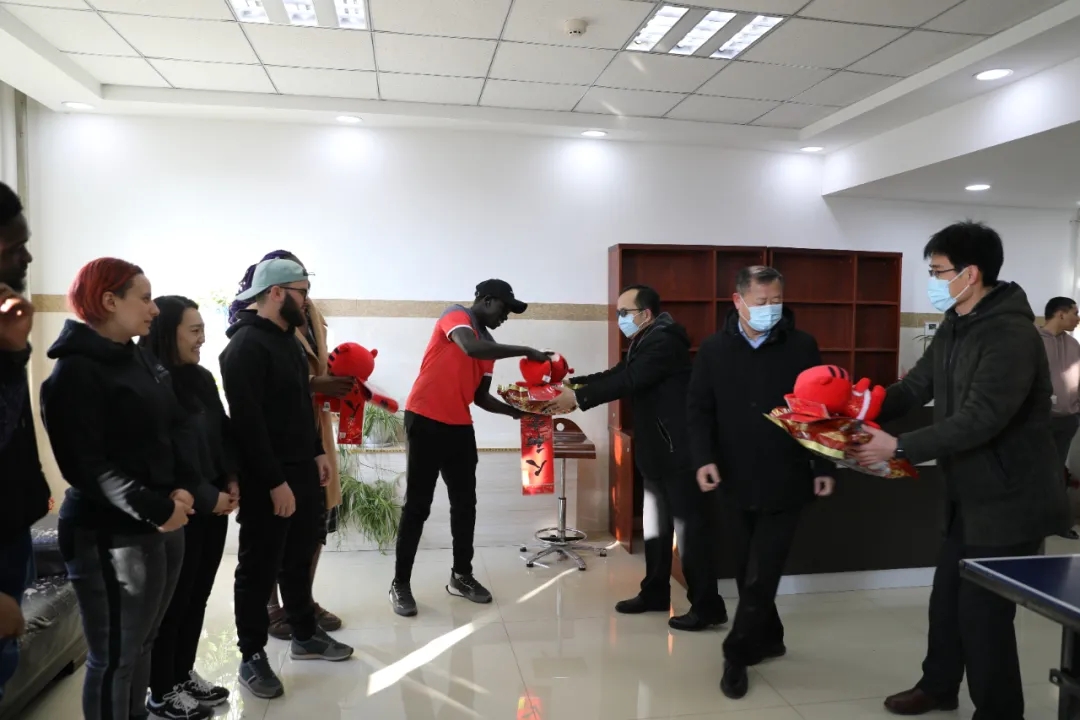 吉林农业大学党委副书记毛彦军慰问在校来华留学生